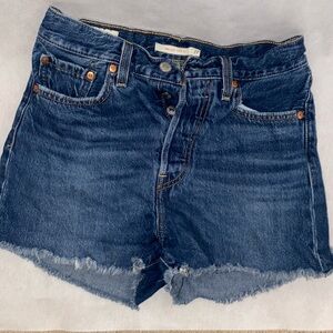 Levi’s denim shorts size 27